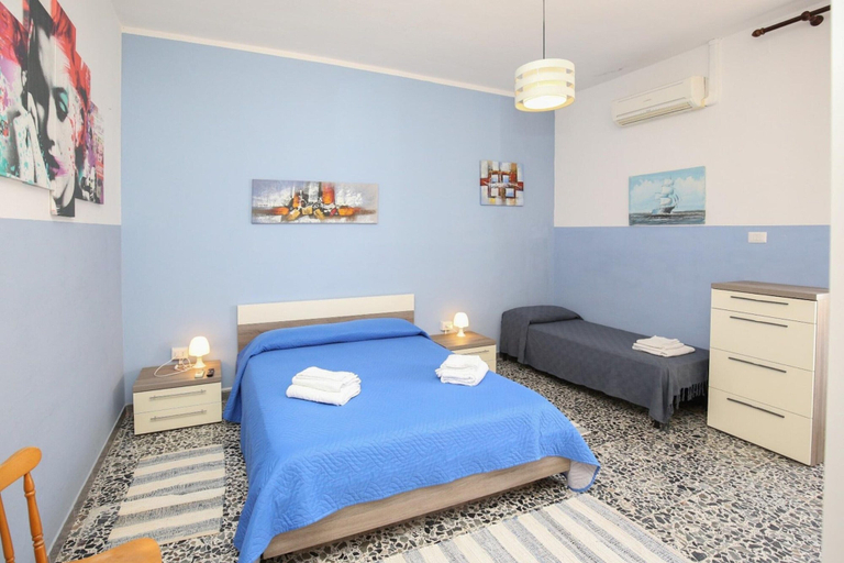 Room 2, Vista Mare, Ampio Terrazzo e Aria Condizionata, Sassari