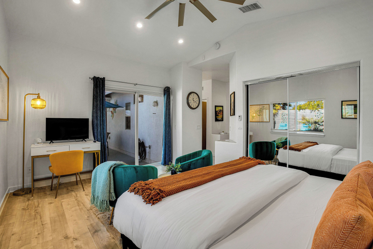 Bedroom 2, Via Escuela 2, Riverside