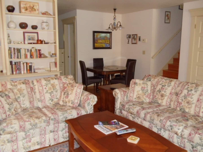 Room 2, Ida s Cottage in Jacksonville, Jackson