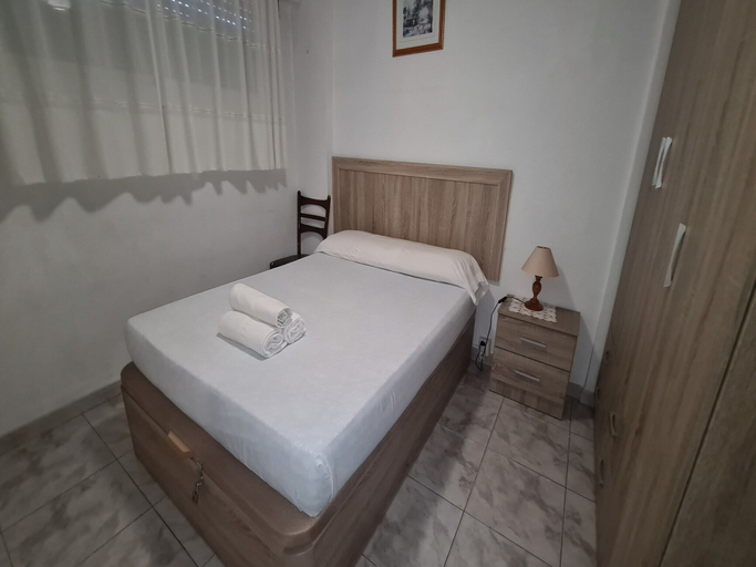 Room 4, Cozy Benidorm Apartment for 4 Guests, Alicante