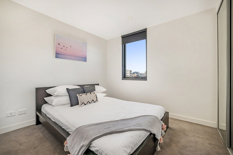 Room 5, Comfy 2-bed Balcony Unit Near Chapel St, Melbourne