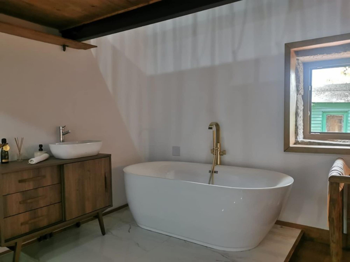 Room 4, Private Pool With Huge Terrace Garden, Celorico de Basto