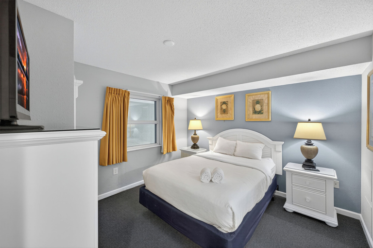 Interior 2, Atlantica 656, Horry