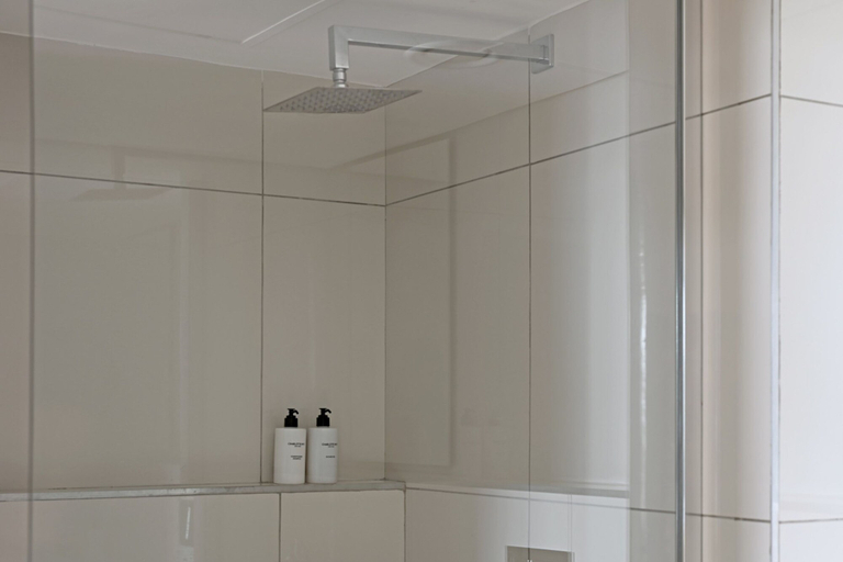 Room 2, Two Bedroom Green Point Rooftop Pool BBQ, City of Cape Town
