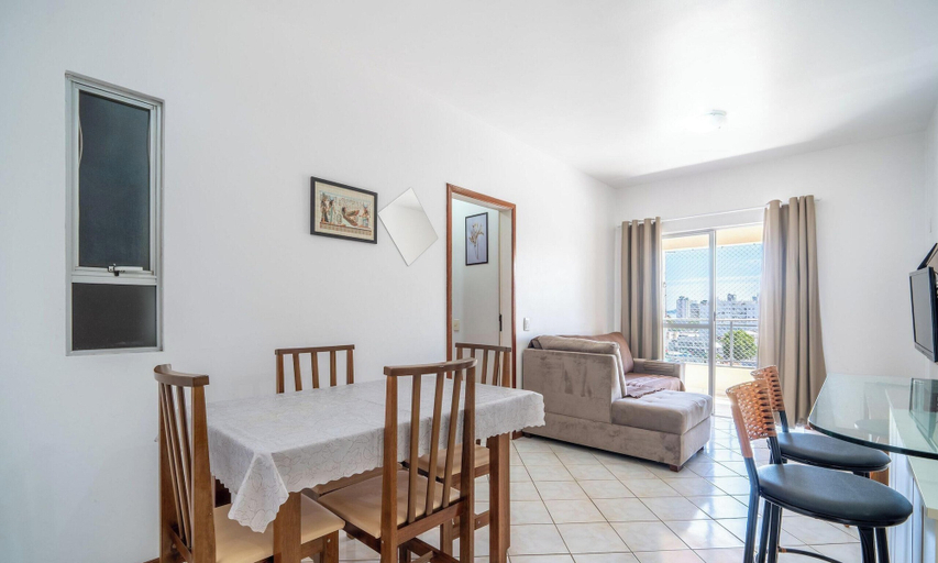 Dining 2, 1-bedroom Apt in Floripa Oan0305, Floriniapolis