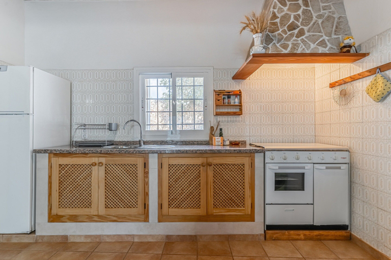 Private kitchen, Cas Consul - Villa With Private Pool. Free Wifi, Baleares