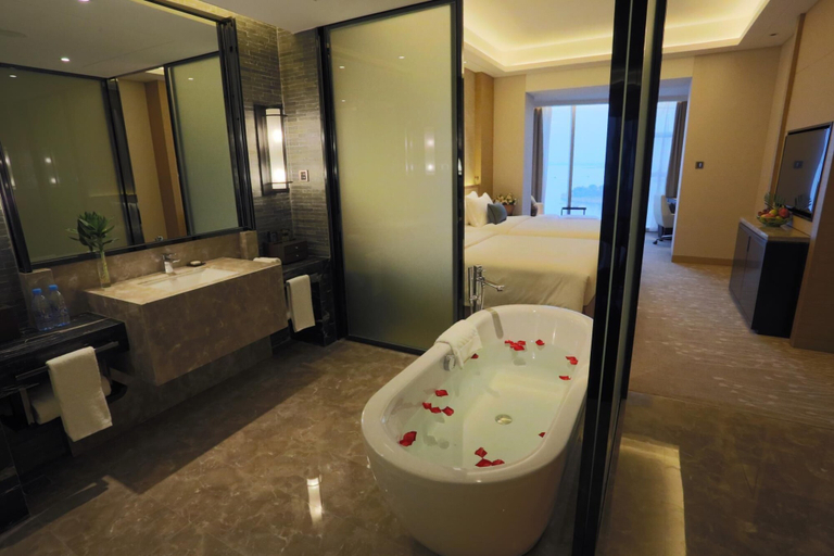 Bathroom 5, Furama Hotel Beihai, Beihai