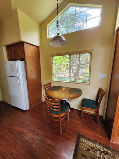 In-room dining 2, Lighthouse Pointe Resort, Mendocino