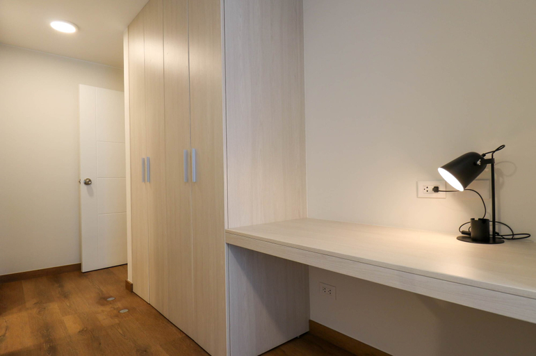 Room 2, w Group-friendly 3BR w Balcony in Miraflores, Lima