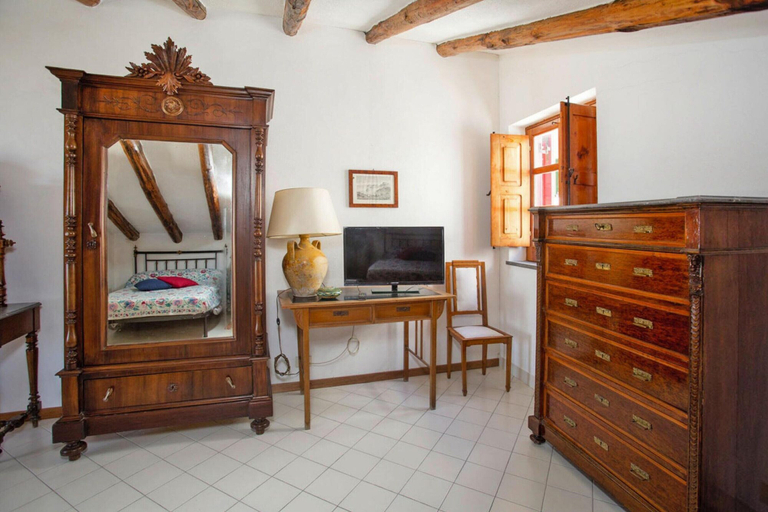 Others 5, Apartment on Lipari with Stunning Sea View, Messina