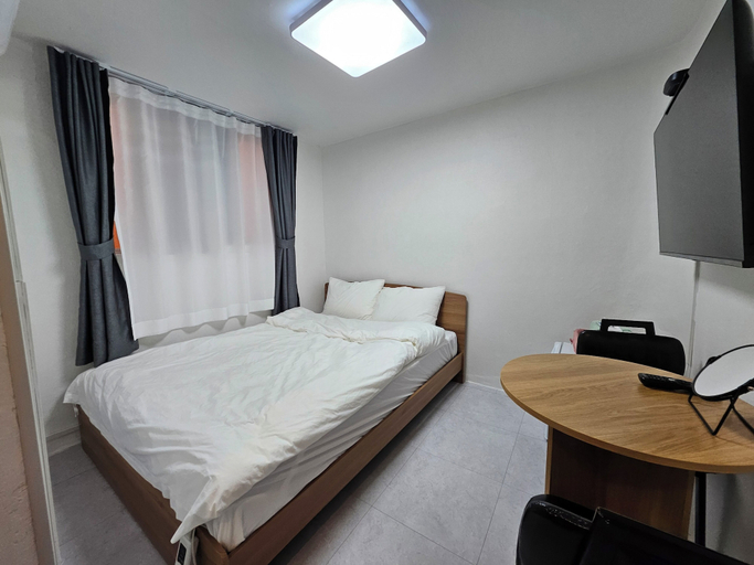 Room 1, Daldal Masil, Muan
