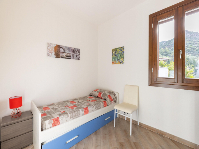 Room 3, Air-conditioned Apartment With Private Parking, Olbia-Tempio