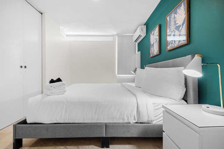 Room 2, Condado del Mar by Otium