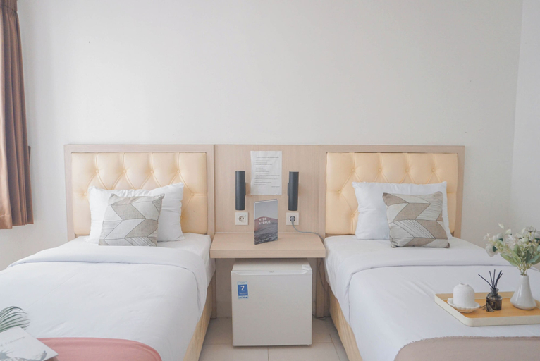 Room 3, Good Studio (No Kitchen) At Elvis Tower Apartment, Cikarang