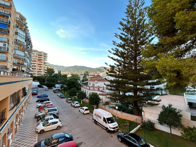 Parking, Apartment by Costa del Sol Beach & Pool, Málaga