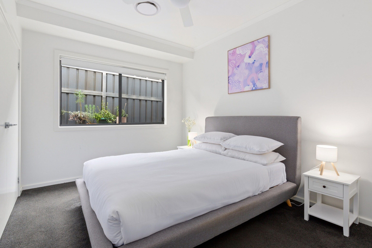 Room 3, Bright Family Home in Rydalmere With Yard & BBQ, Sydney