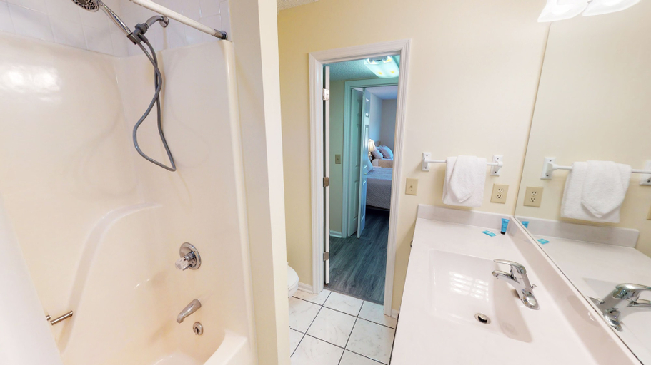 Interior 5, Club Villas Unit 4A, Brunswick