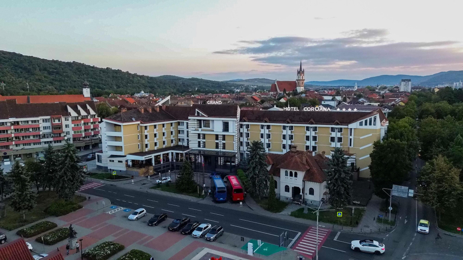 Exterior & Views 2, Grand Hotel Coroana, Bistrita