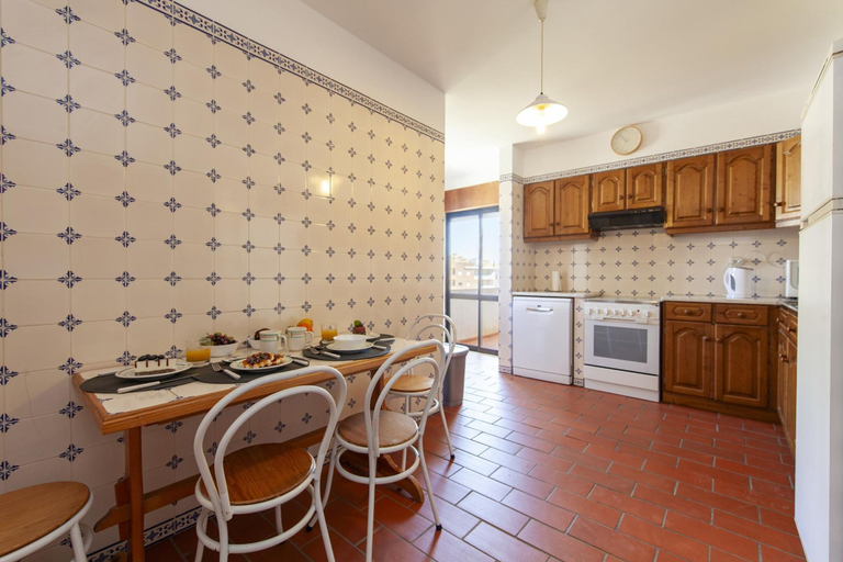 Room 3, N 02 - Bedroom 2 in Amaro Sight Guesthouse, Lagos