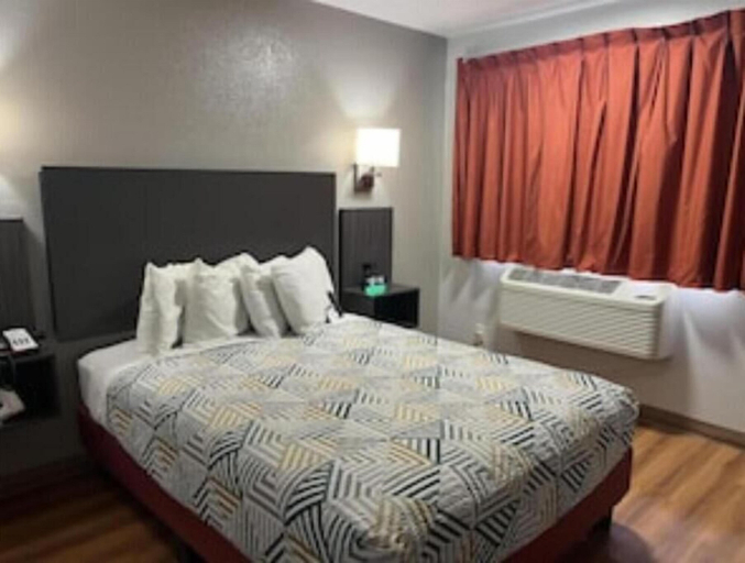Room 2, Studio 6 – Grants, Nm, Cibola