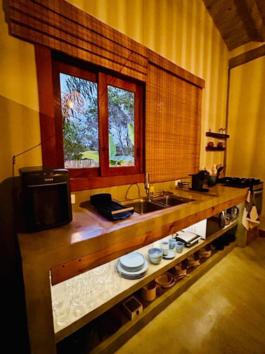 Private kitchen 3, Casa Preguiça, Prado