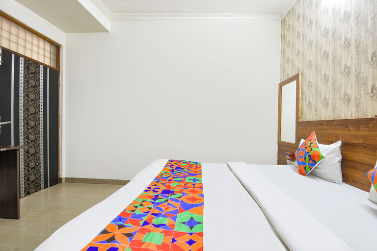 Room 3, Fabhotel Divine, Gurgaon