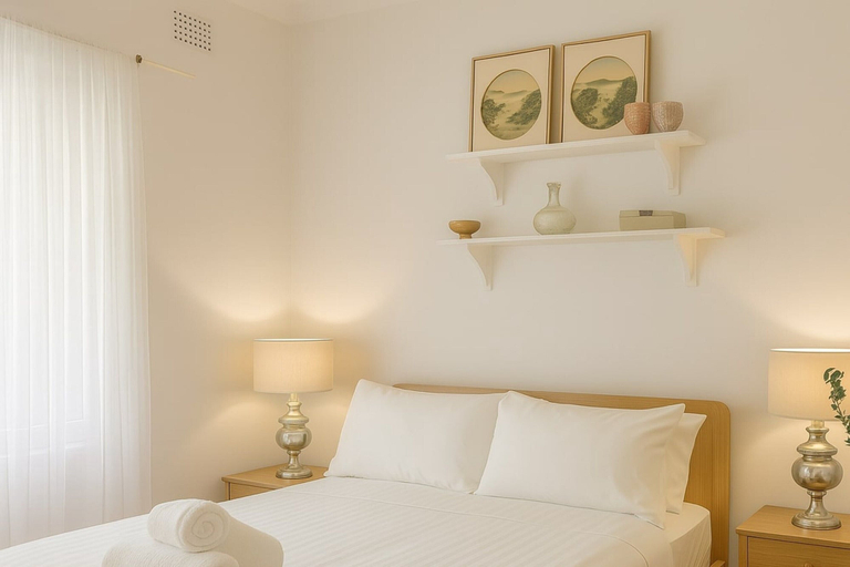 Room 2, Sunlit Coastal Retreat Close to Cafes and Beach, Sydney