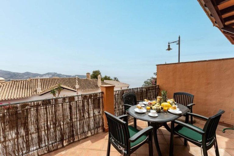 Dining 3, Picturesque Holiday Base in La Herradura, Granada