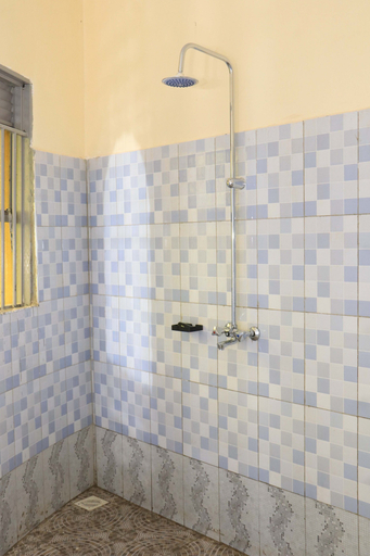 Bathroom 4, Gray Hideaway Resort, Buikwe