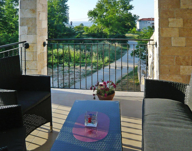 Balcony 5, Holiday Home in Privlaka Near Sandy Beach, Privlaka