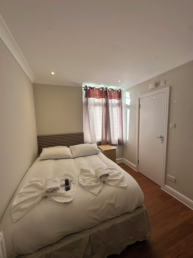 Room 4, Cavendish Hotel, Buckinghamshire