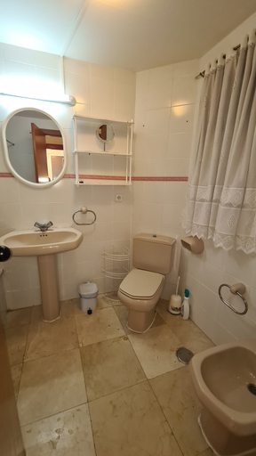 Bathroom 3, Cozy Benidorm Apartment With Terrace, Alicante