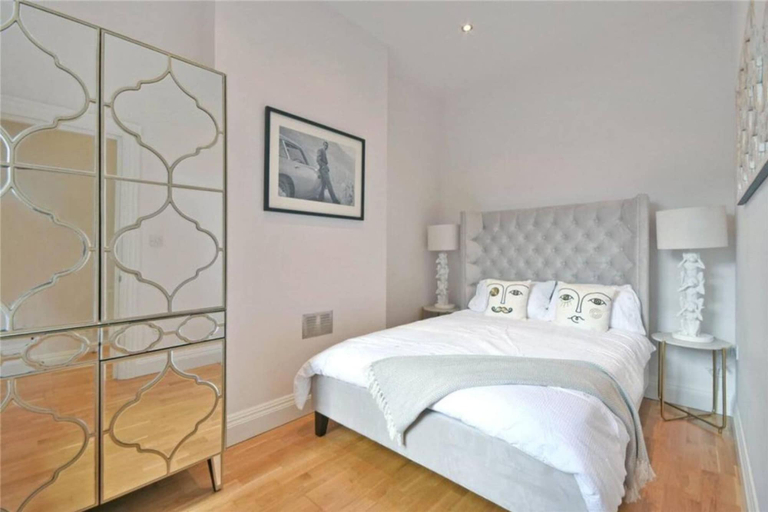 Room 4, Luxury 3-bed Huge Garden Great Transport Links, London