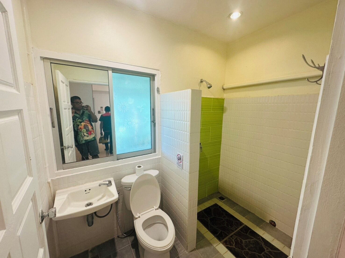 Bathroom 4, Koh Chang Cabana Hotel With Swiming Pool, Koh Chang