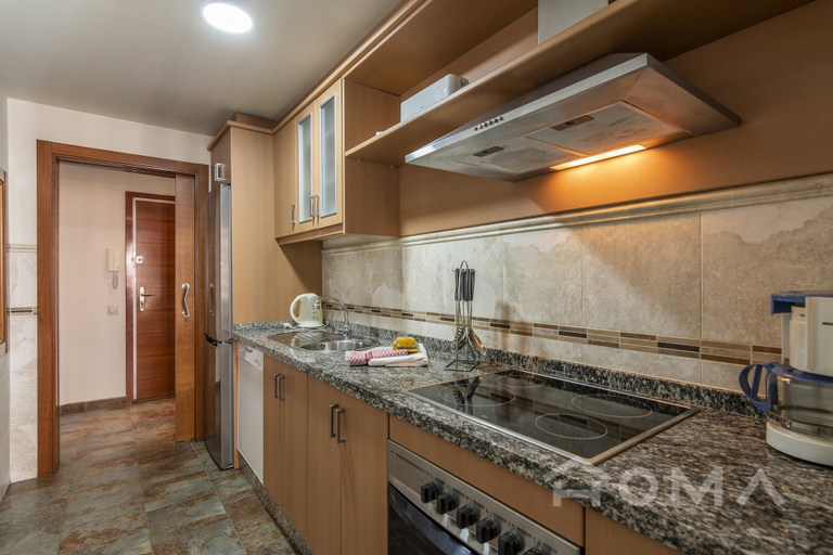 Private kitchen 3, Golfside Apartment With Large Terrace, Huelva