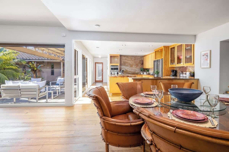 Room 4, Carlsbad Zen - Large Pool, San Diego