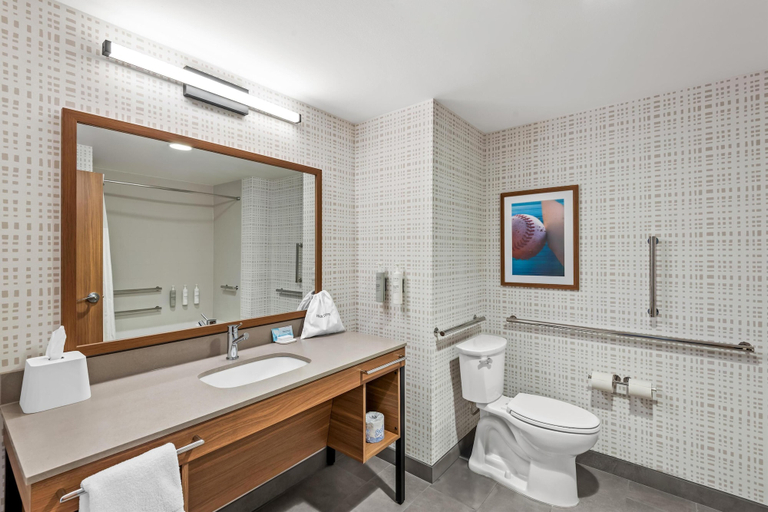 Bathroom 4, Hampton Inn Cooperstown, Otsego