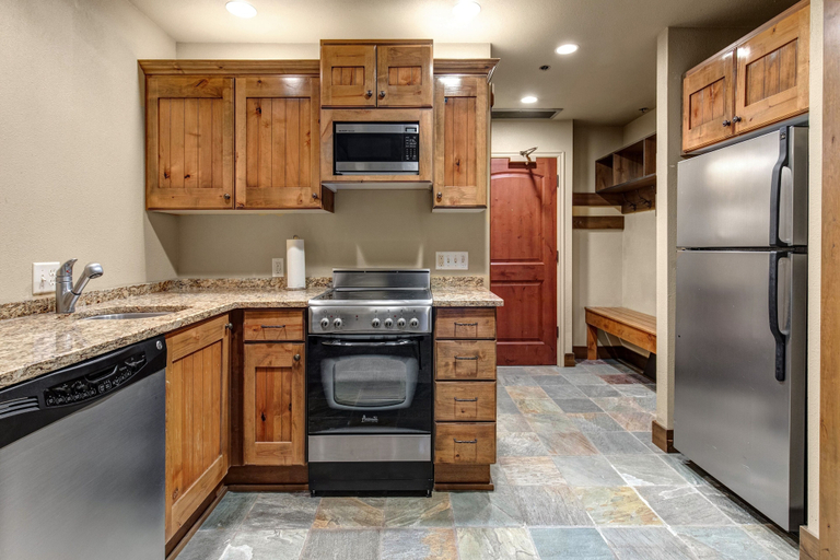 Private kitchen 4, Copperbottom Inn 307 1 Bedroom Condo, Summit