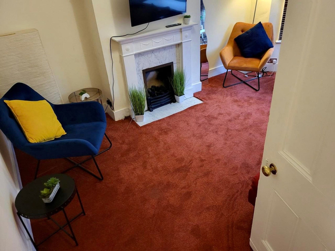Room 3, Cosy Spacious 2 Double Bedroom- Central Fulham, London