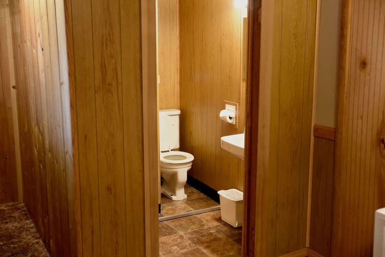 Bathroom 3, Gateway Inn, Pierce