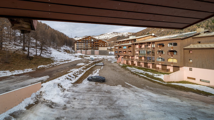 Exterior 2, Apartment in French Alps Near Ski Resort, Alpes-de-Haute-Provence