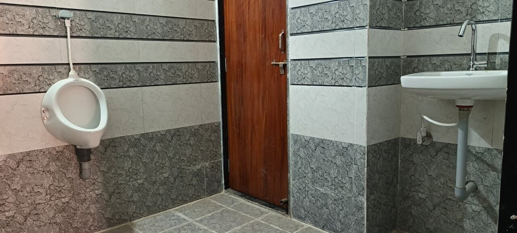 Bathroom 2, Swastik Inn, Gwalior