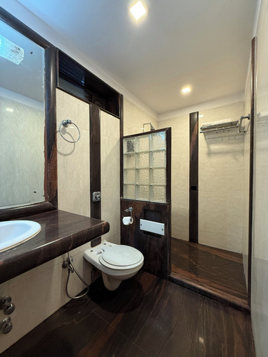 Bathroom 4, Hotel Beach Garden, Mumbai Suburban