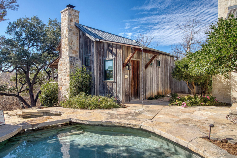 Sport & Beauty, Blacksmith Quarters, Gillespie