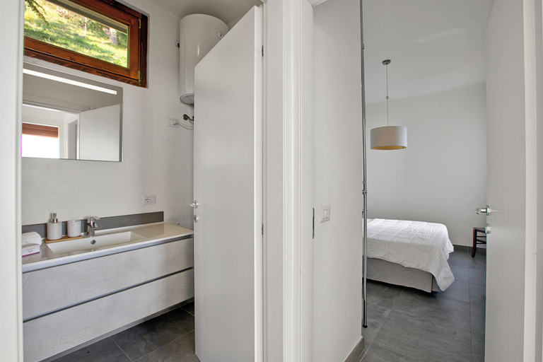 Room 3, Casa Dei Nonni Tremosine Apartments, Brescia