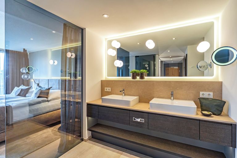 Bathroom 5, Hotel Riedenburg, Passau