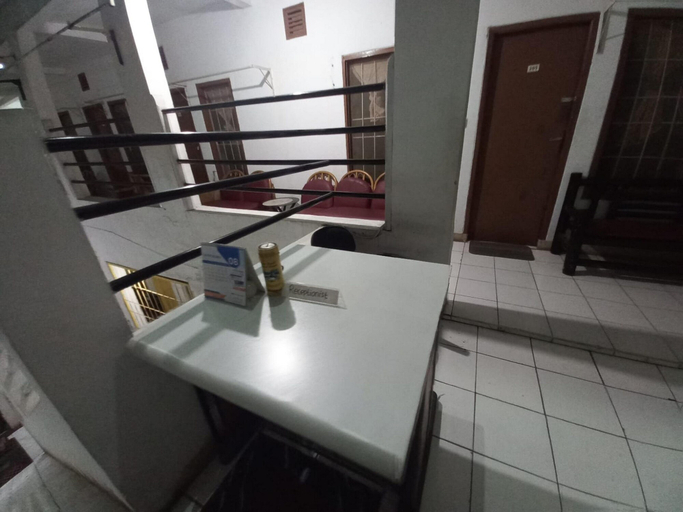 Reception 2, OYO 95096 Dewi Sudirman Guest House, Bandung