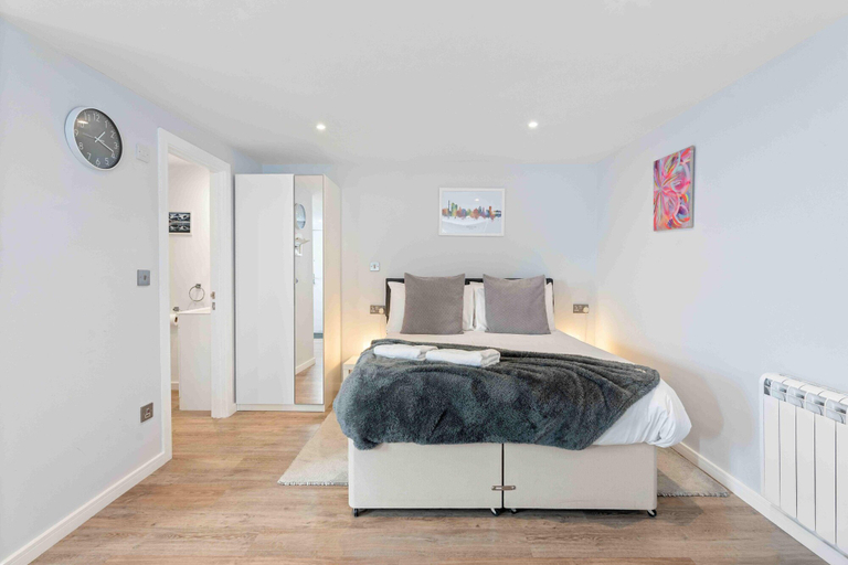 Room 2, The Patch With Free Parking By My Getaways, Brighton and Hove