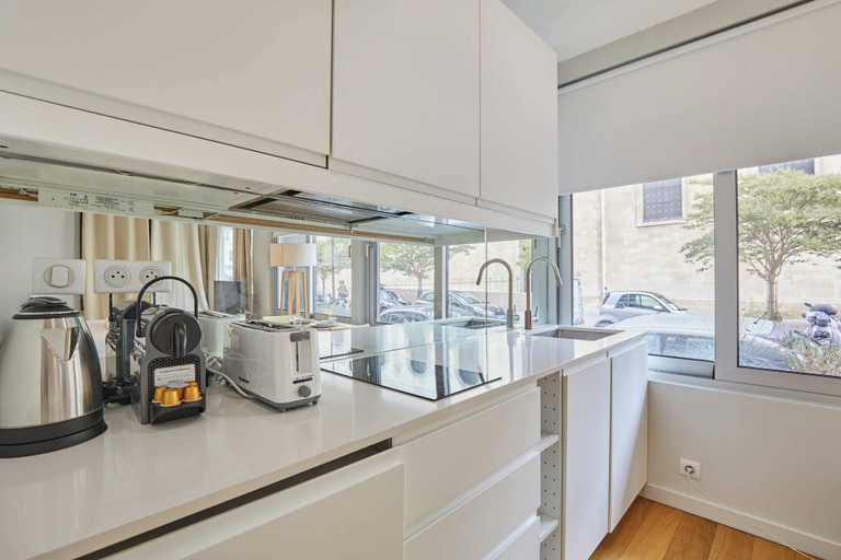 Private kitchen 5, Modern Suite Invalides Tour Eiffel, Paris