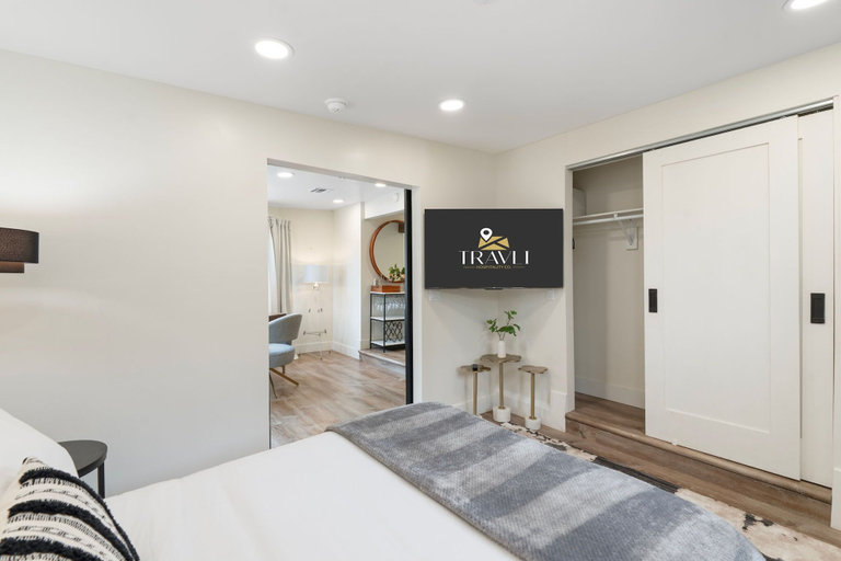 Room 2, NEW The Palmera Updated 4BR Retreat w Pool, Maricopa